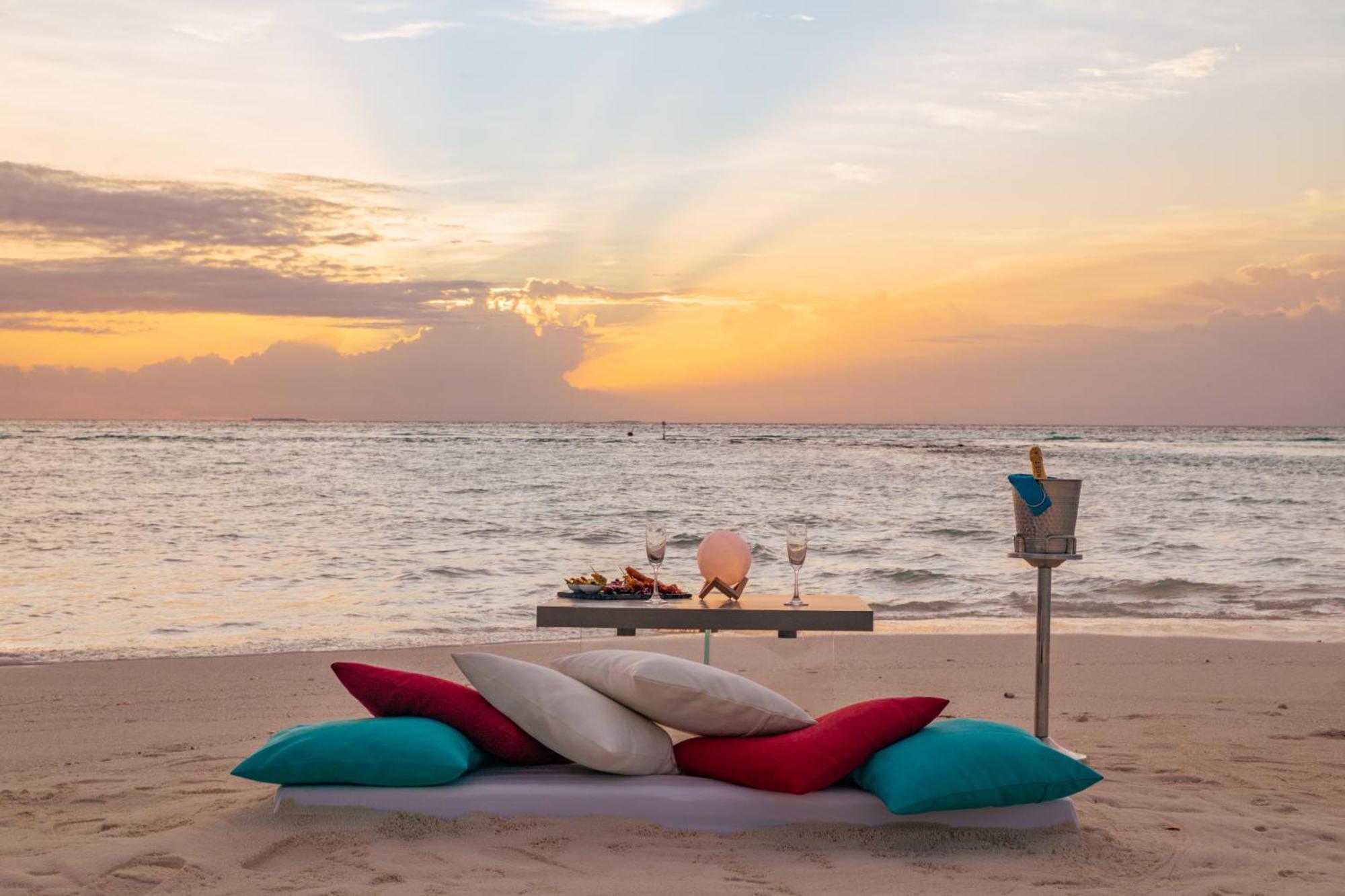 You & Me Maldives Muravandhoo Exterior foto