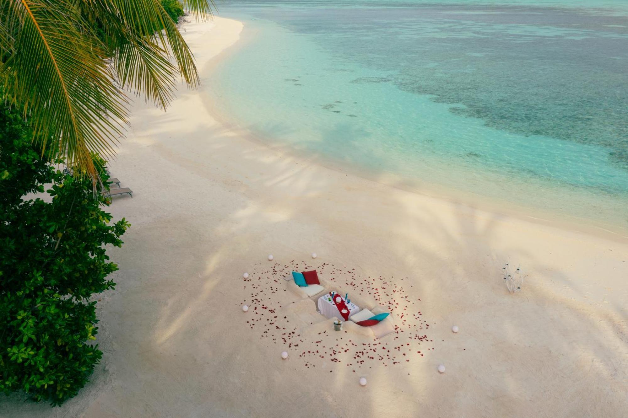 You & Me Maldives Muravandhoo Exterior foto