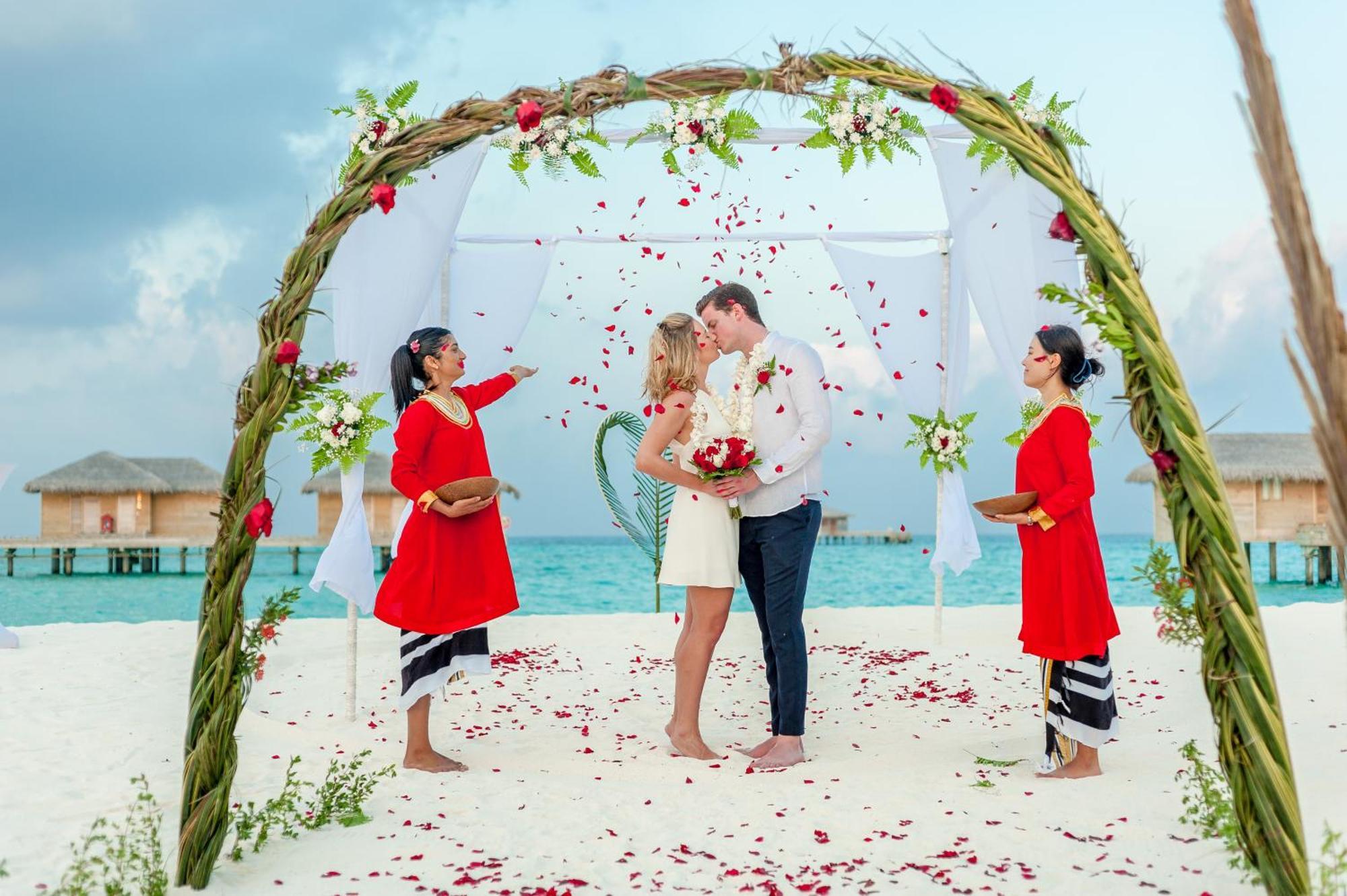 You & Me Maldives Muravandhoo Exterior foto
