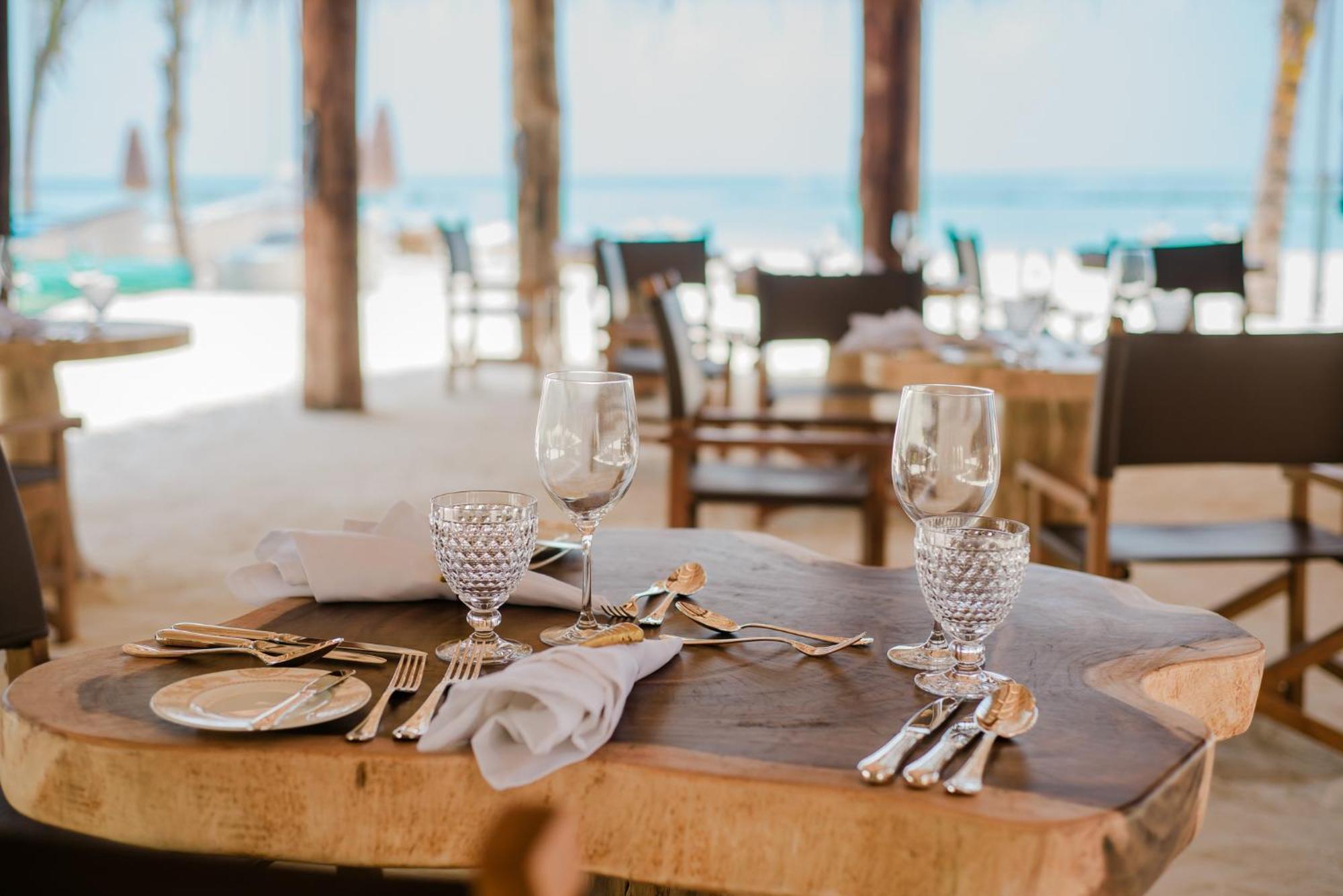 You & Me Maldives Muravandhoo Exterior foto